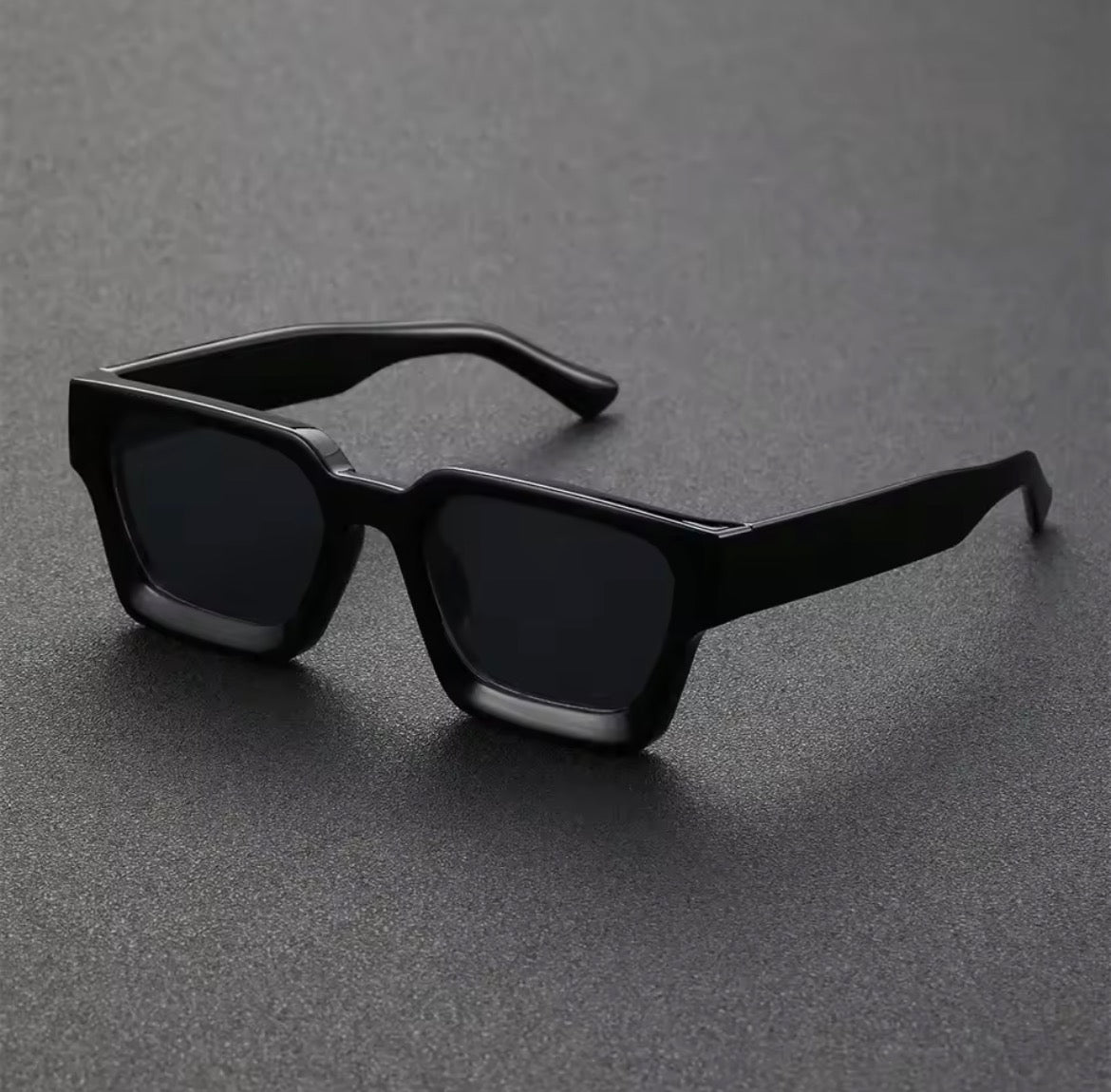 NOIR GLOSS